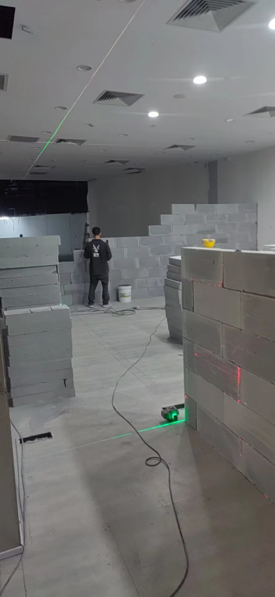 办公楼轻质砖隔墙施工